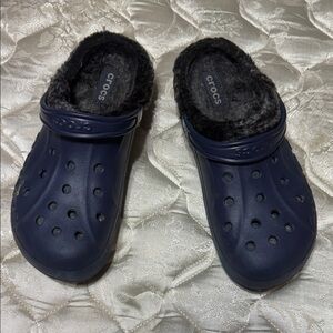 CROCS Unisex Navy Clogs with Plush Lining